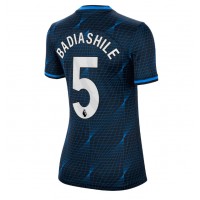 Camisa de time de futebol Chelsea Benoit Badiashile #5 Replicas 2º Equipamento Feminina 2023-24 Manga Curta
